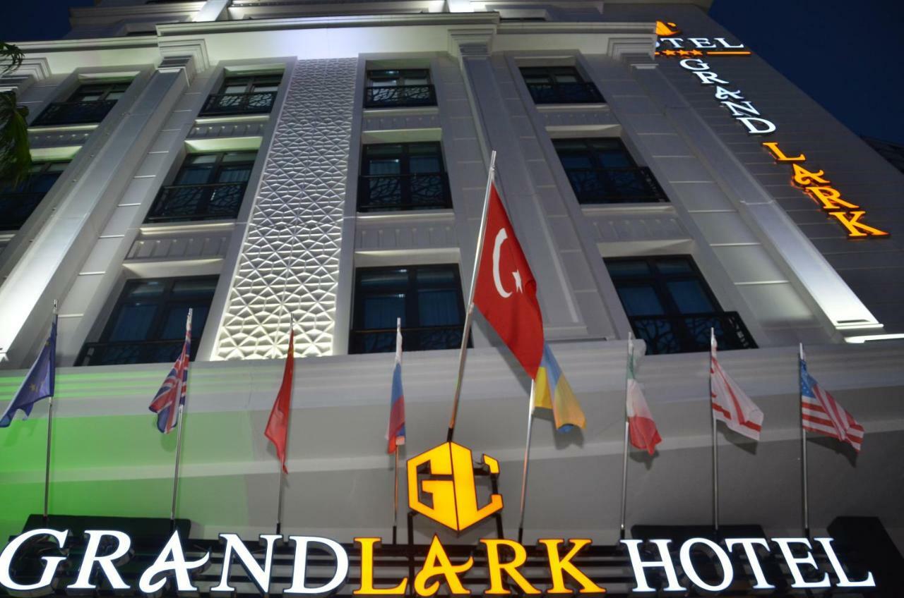 Grand Lark Hotel Prinseneilanden Buitenkant foto