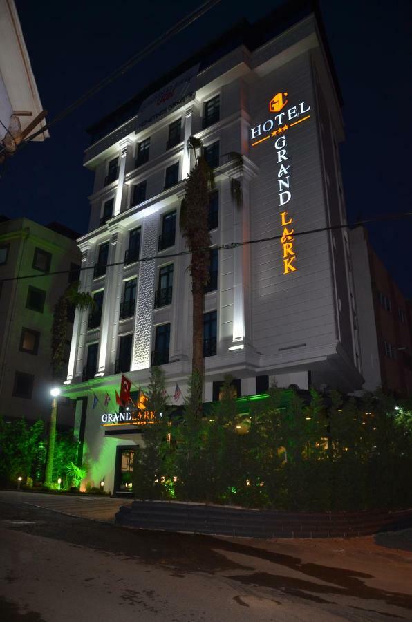 Grand Lark Hotel Prinseneilanden Buitenkant foto