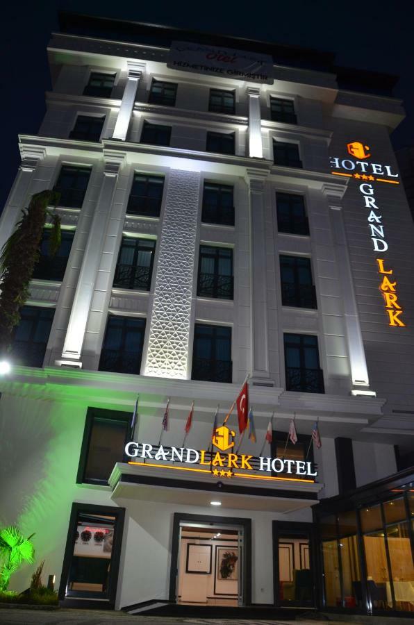 Grand Lark Hotel Prinseneilanden Buitenkant foto